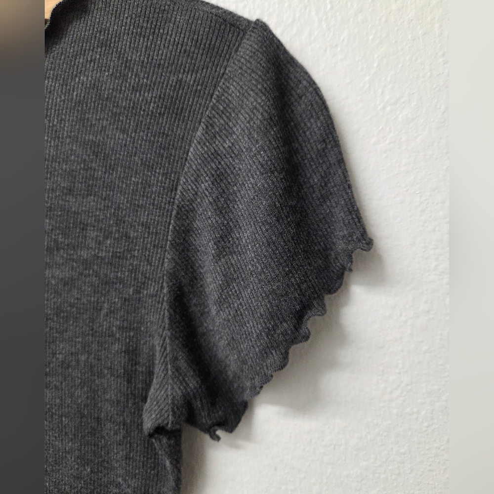 Fitted Cropped Tee - Picture 3 of 6